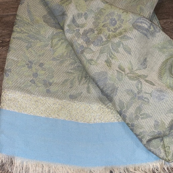 Assorted Patterned Scarves - Picture 3 of 12